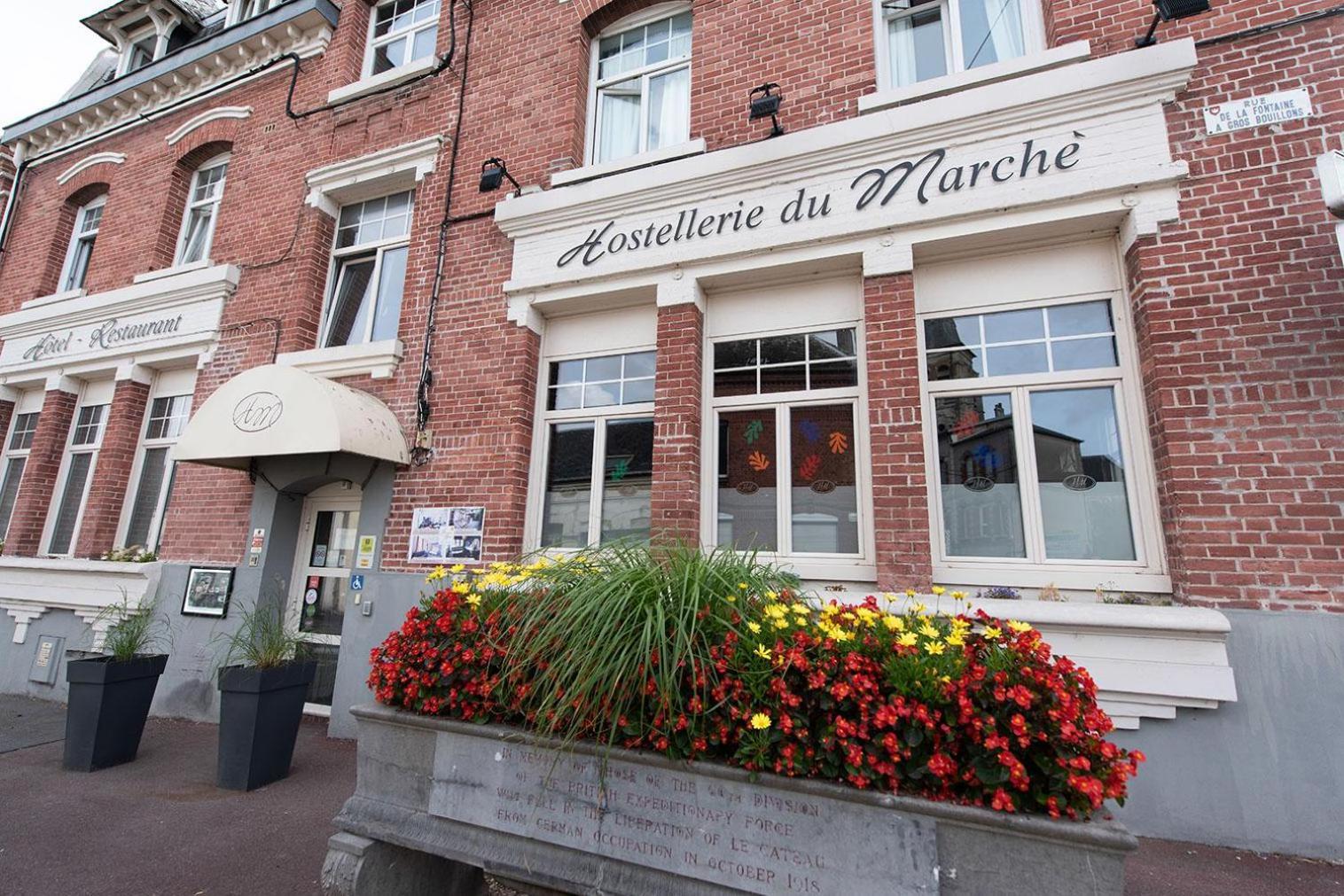 Logis Hostellerie du Marché Le Cateau-Cambresis Exterior foto